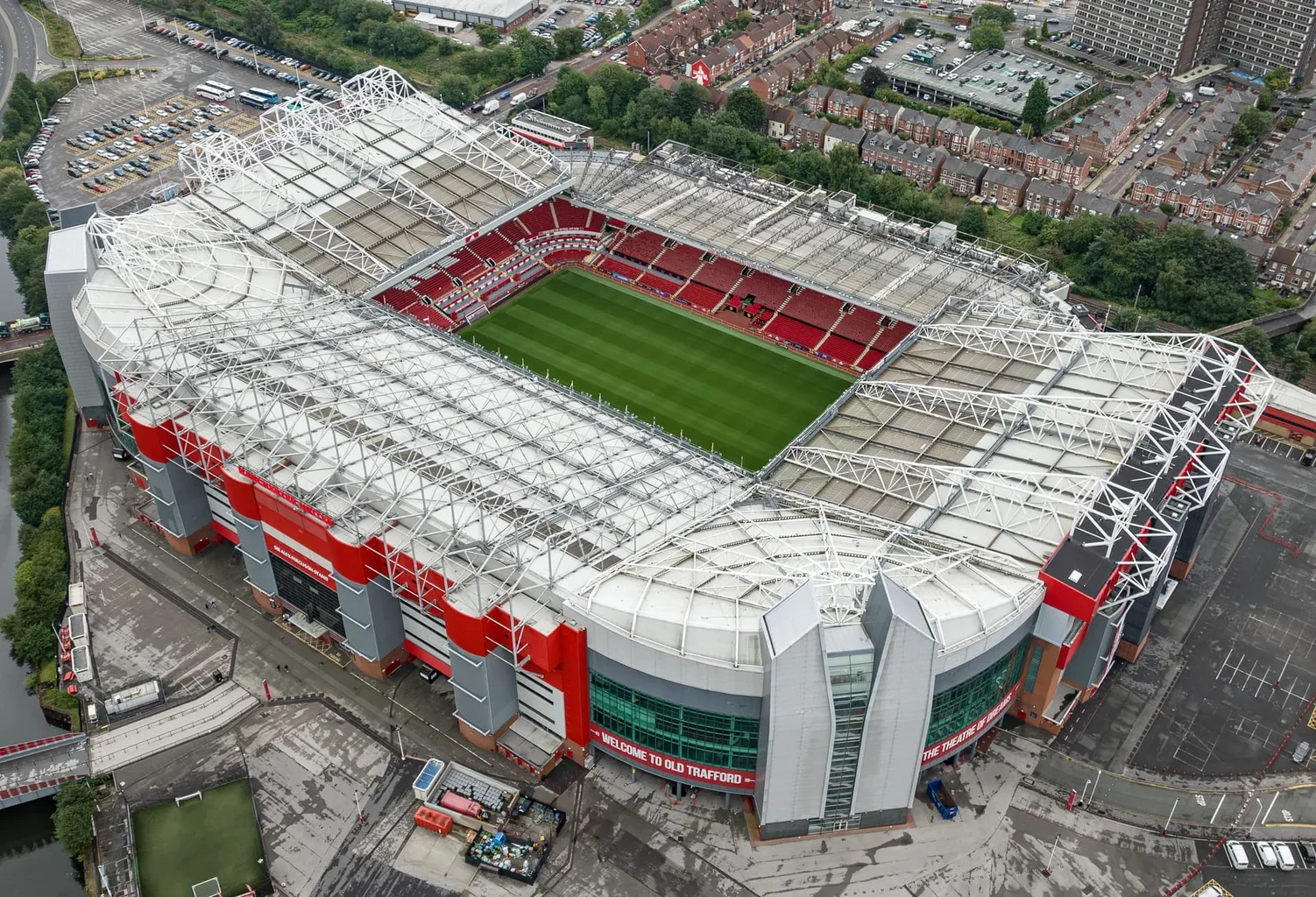 Manchester_United_Old_Trafford_(cropped).webp