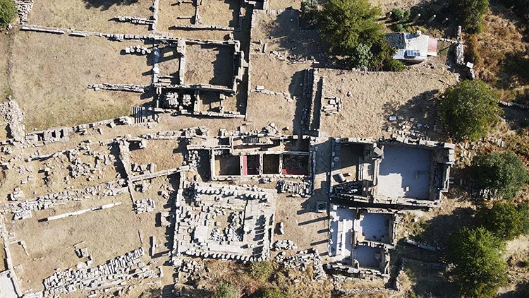 07_18_04_AA-35647874