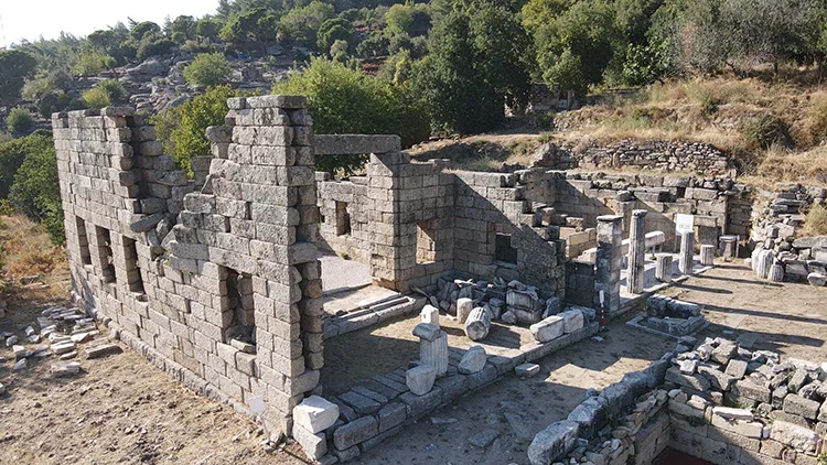 07_18_04_AA-35647880