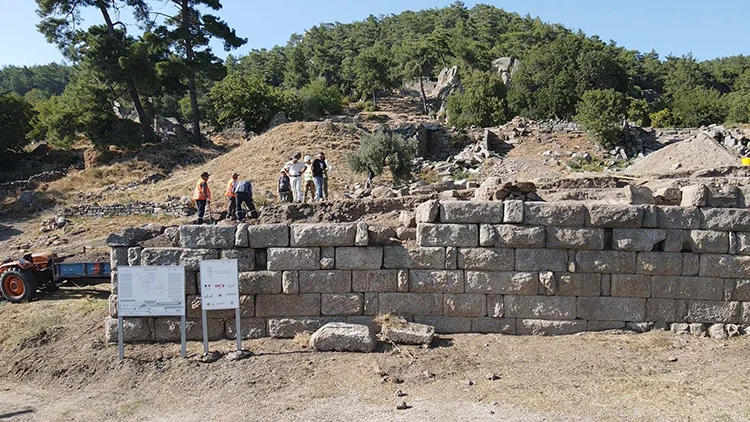 07_18_04_AA-35647889