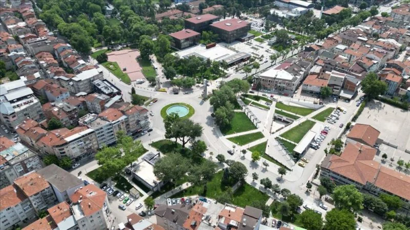 12613-inegol-e-724-yasayan-merkez-4cb89793-8333-4692-b861-71c413ef357e-800x450