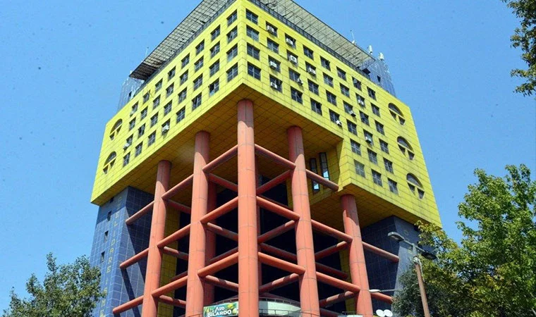 144845520-dunyanin-en-sacma-binasi