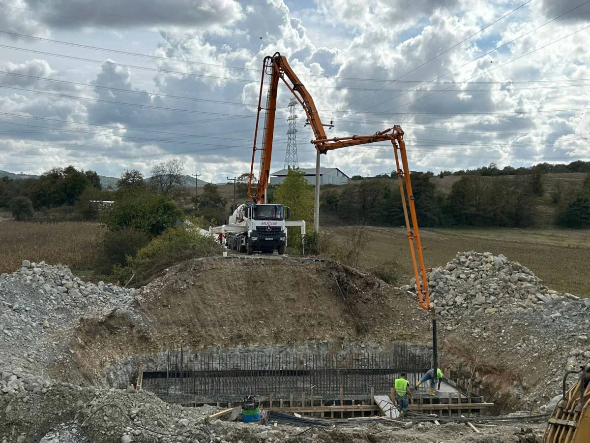 20240924-tatarahmet-koprusunde-temel-betonu-dokuldu-231083-20d9db14dbaf34a4b74c