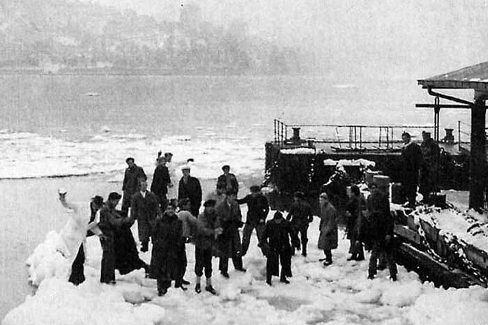 24 Şubat 1954'te görünen buz kütleleri