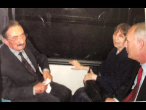 3.-YAZI-ICIN-BULENT-ECEVIT-VE-RAHSAN-ECEVIT-BURSARAYDA-ERDOGAN-BILENSERLE-BIRLIKTE-YOLCULUK-YAPTILAR-480x360