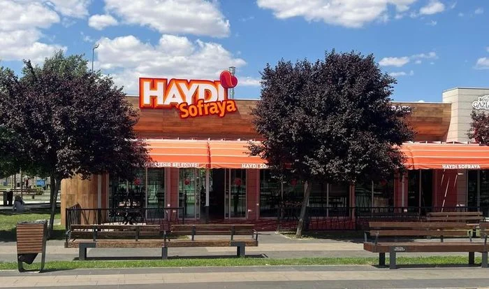 3709180_45e78278116f27a0d82be5ab9f2a1196