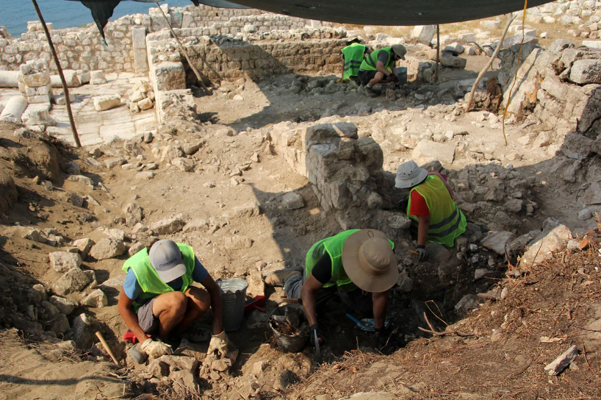 88680_elaiussa-sebaste-antik-kenti-kazilari-erdemli-mersin-230725-1k1.webp