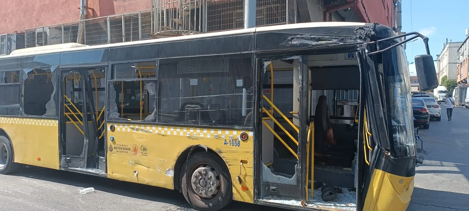 A-1658 Maddi Hasarlı Kaza.jpg