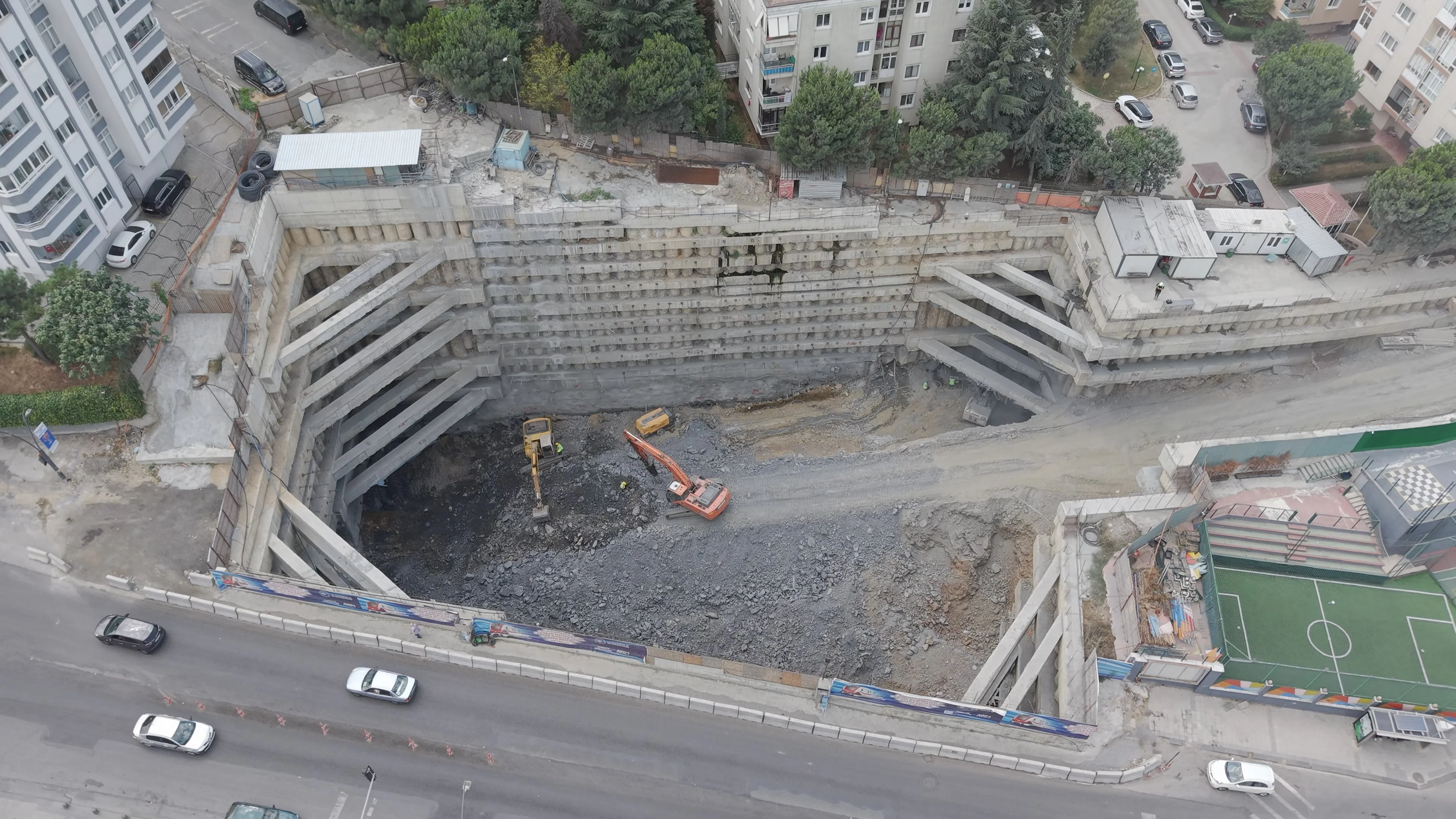 Bosna-Bulvarı-İstasyonu.00_06_13_09.Still039 (1).webp