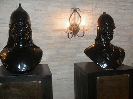 Busts_in_Çeşme_Museum