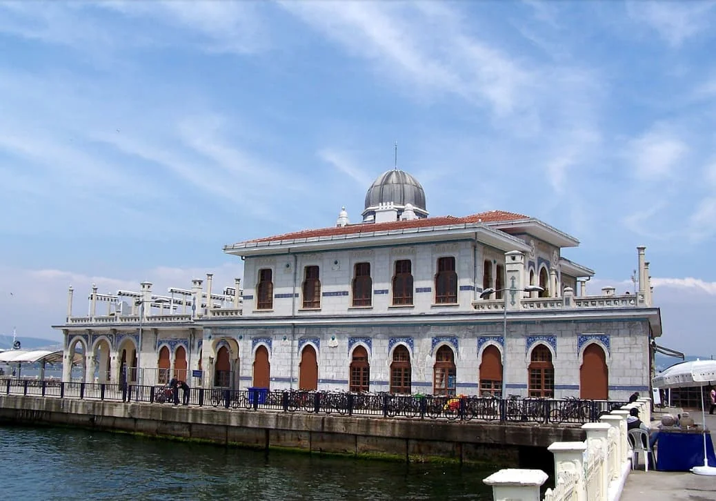 Büyükada vapur iskelesi 2009 nisan ayı