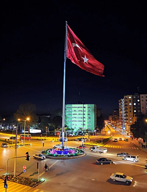 devletbahceli_meydani-2_482x630