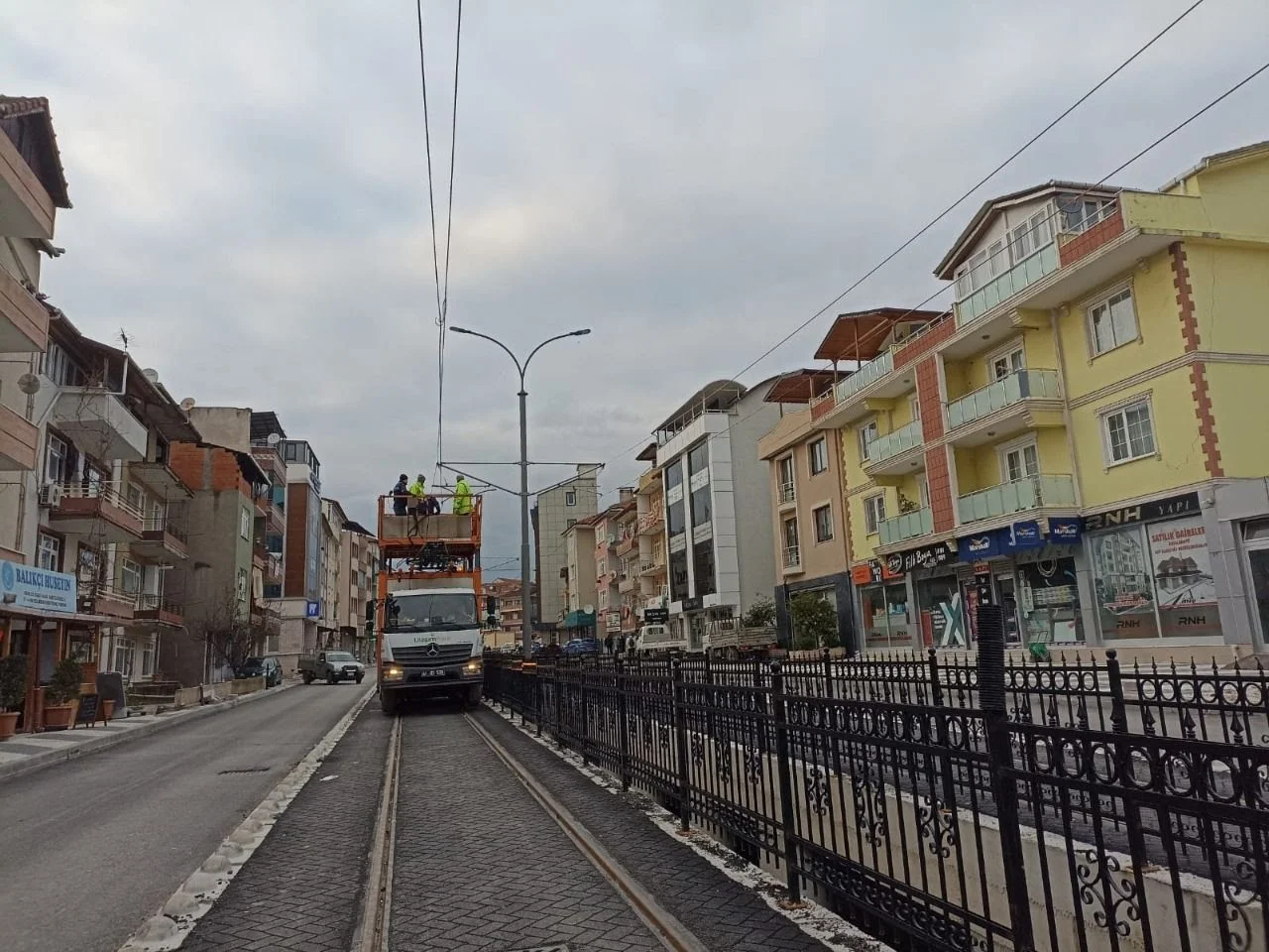 elektrik-hatlari-cekiliyor