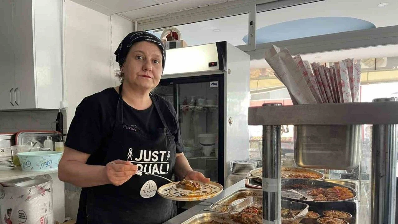 gastronomi-sehrinin-yoresel-lezzetleri-depremzede-kadinlarin-elinde-sofralara-tasiniyor