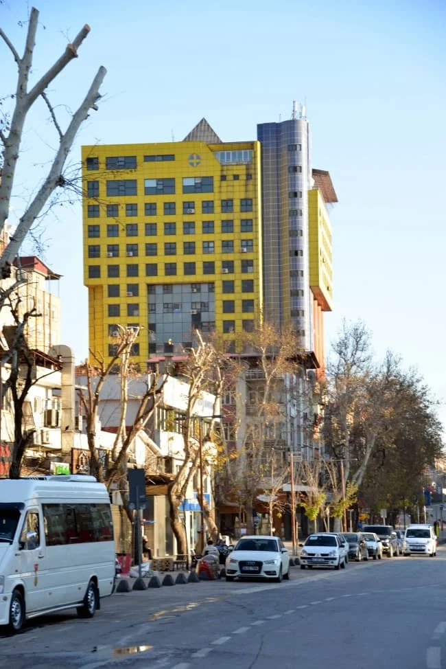 gungor-dunyanin-en-sacma-binasinin-yikimi-bize-ek-maliyet-getirmiyor_5094_dhaphoto5