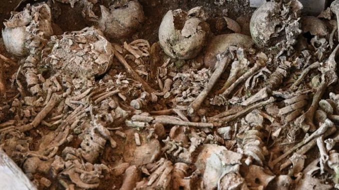 Haydarpasa-Gari-Kazilarinda-35-Insan-Iskeleti-Bulundu