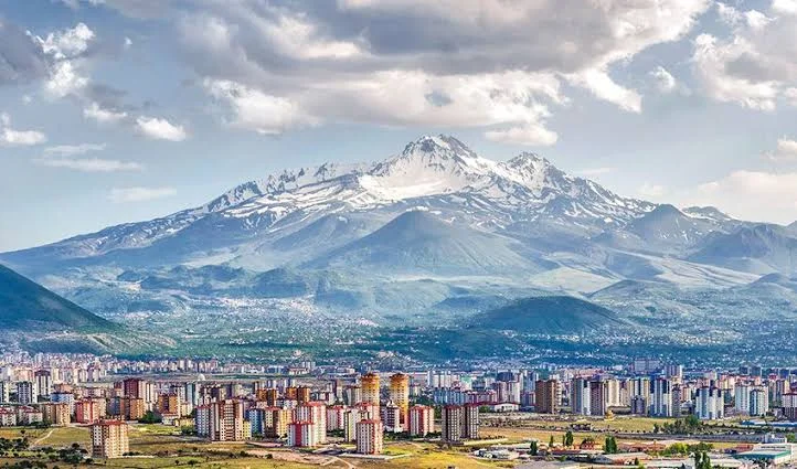 images - 2024-02-19T202846.358