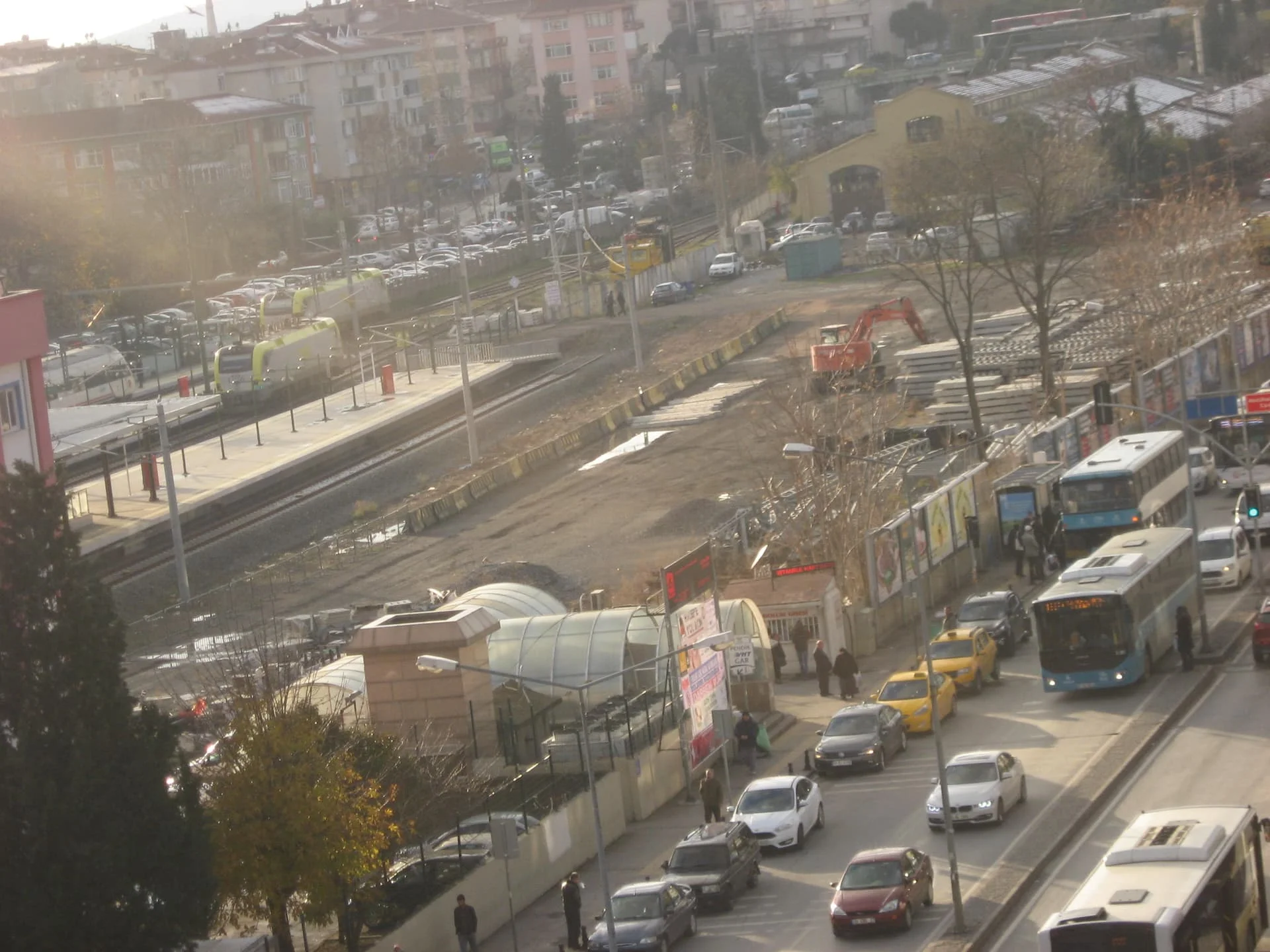 IMG_6123 pendik abdülhalik renda cad ve pendik tren istasyonu