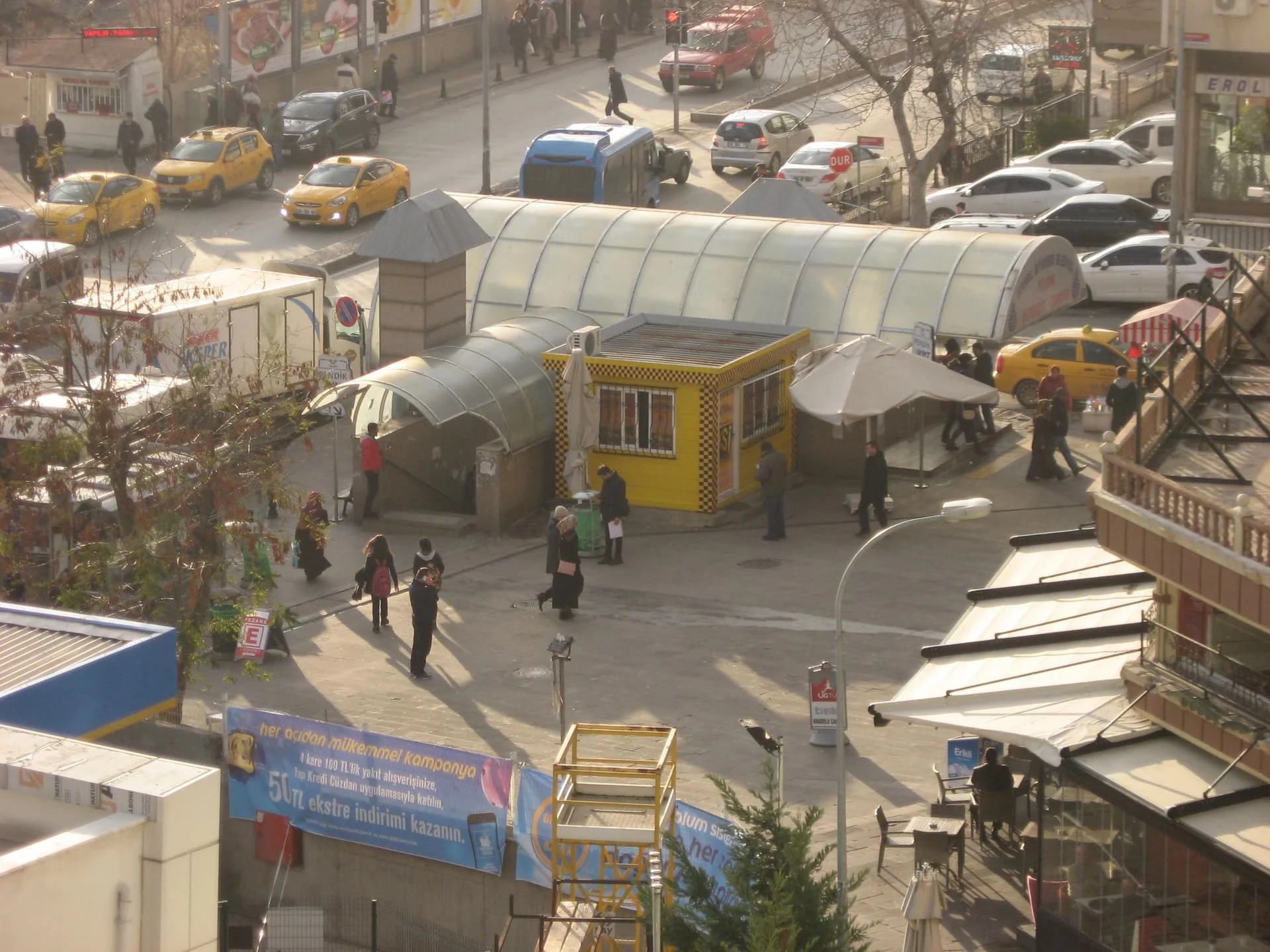 IMG_6134 pendik alt geçit çarşısı minübüs duraklarının olduğu yer