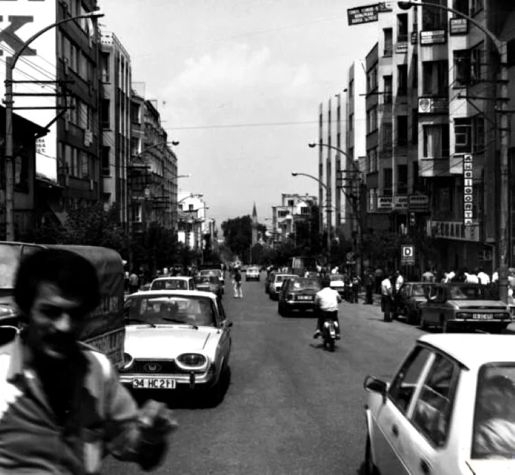 inönücaddesi1983yılı