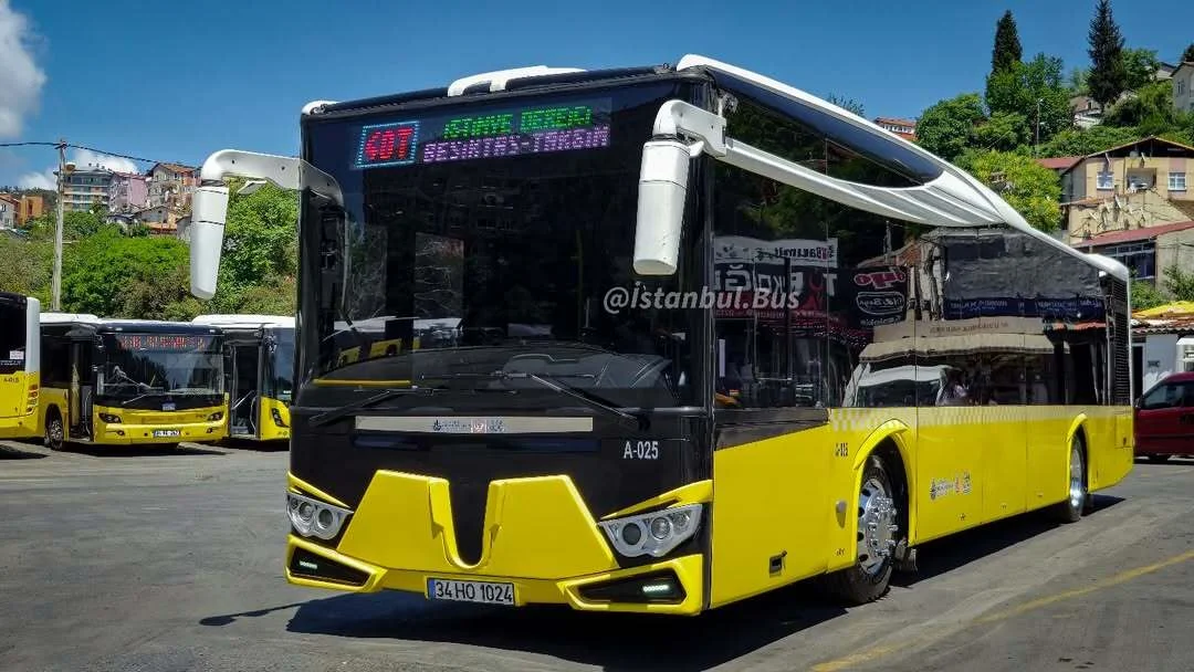 İstanbul'un rakipsiz araçlarından biri A-025 kapı kodlu Tezeller Autobus LF1200 ile tekrardan ...jpg