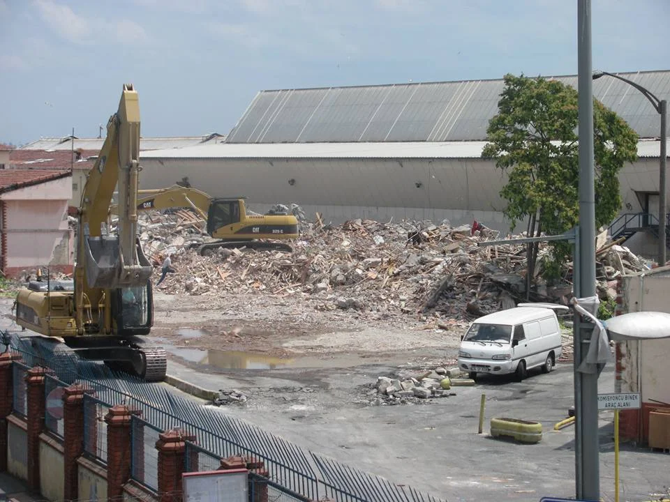 kumkapı balık hali yıkılma işlemi 4