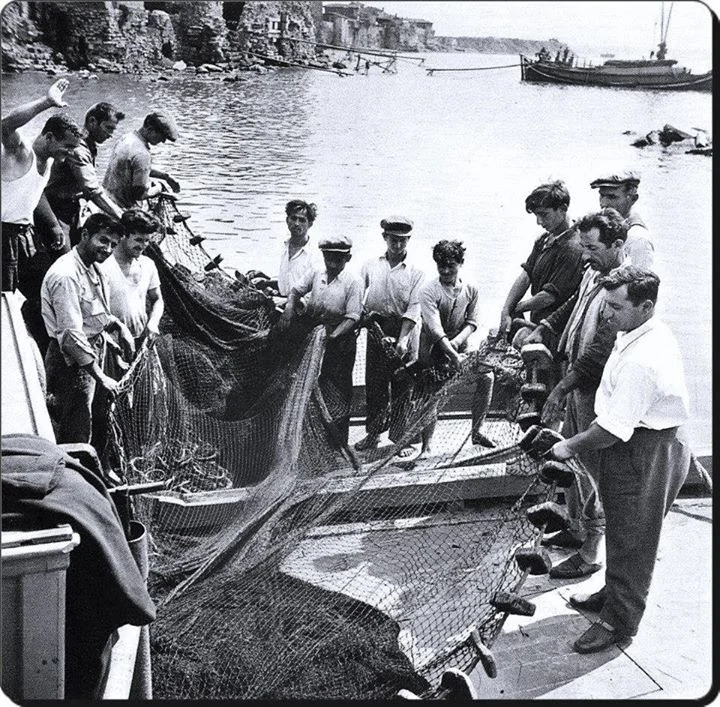 Kumkapı - Ermeni Balıkçılar - 1952 ara güler 3