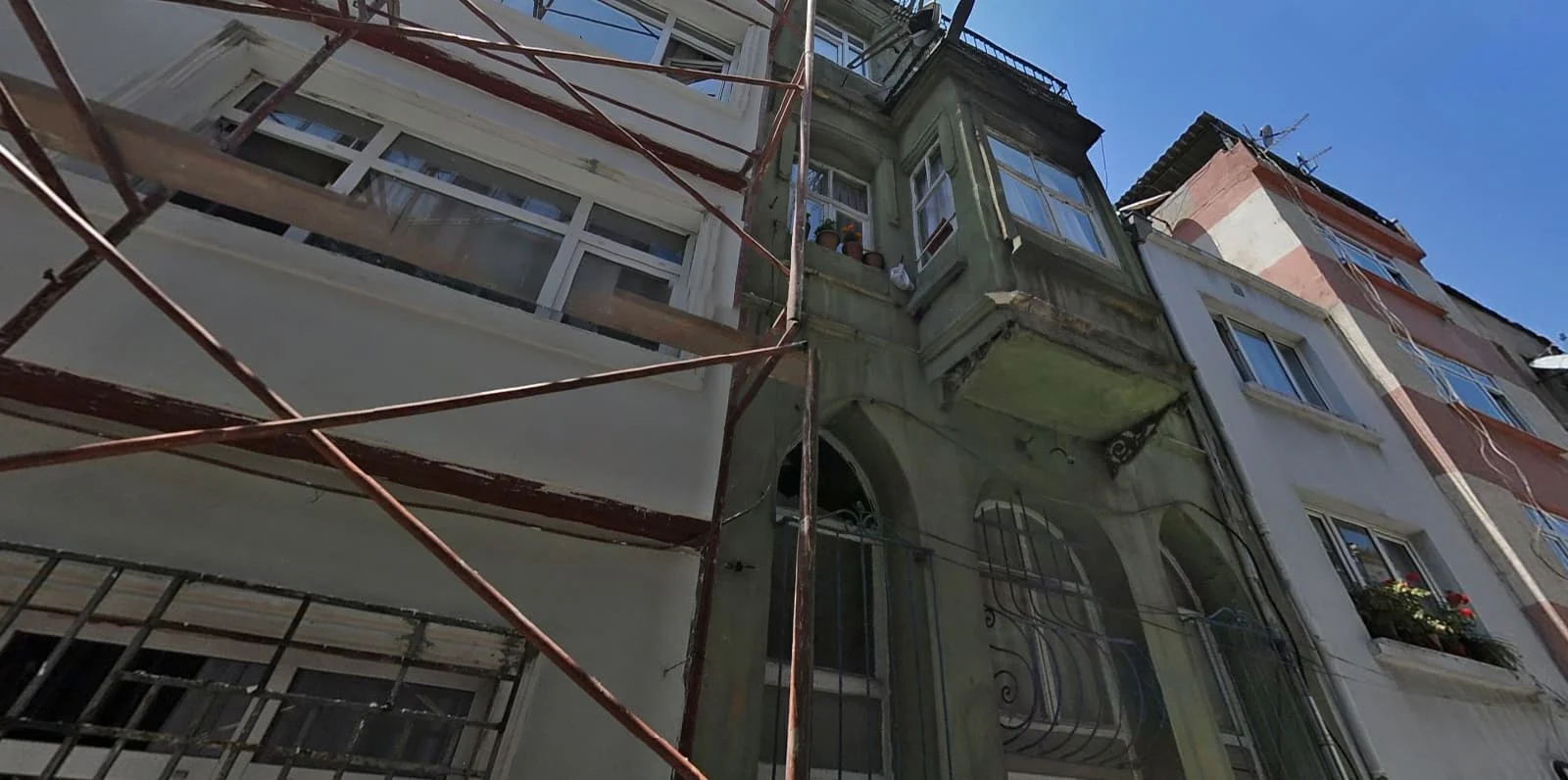 kumkapı tekinalp sokak bizim ev 4