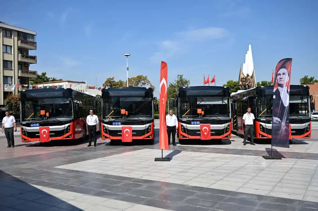 manisa-buyuksehir-toplu-ulasim-konforu-icin-filoya-35-yeni-otobus-ekledi-11-68df72905688e.webp