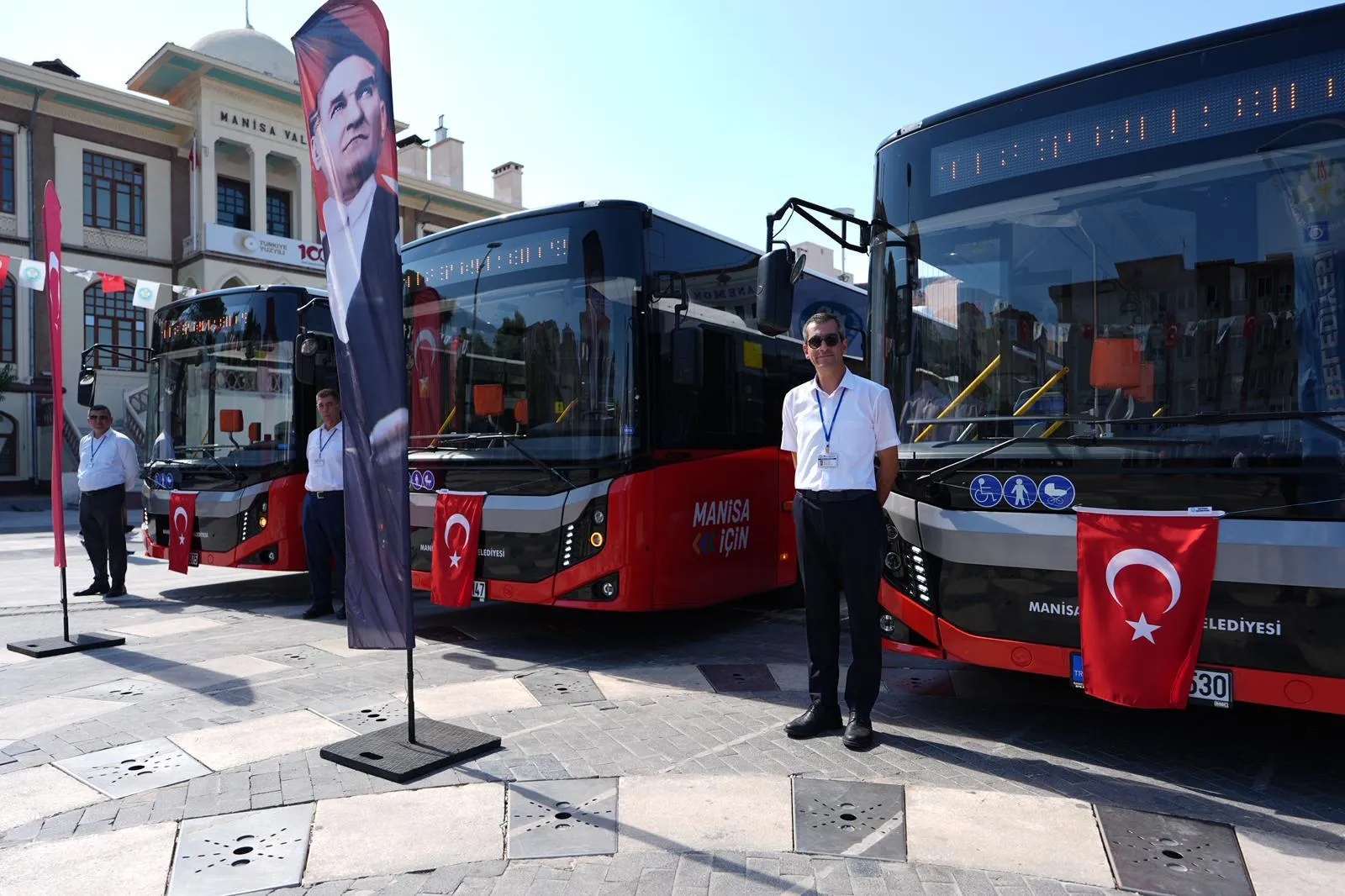 manisa-buyuksehir-toplu-ulasim-konforu-icin-filoya-35-yeni-otobus-ekledi-16-68df72908a901.webp