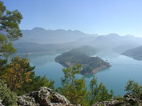 Reservoir-in-Taurus-Mountains