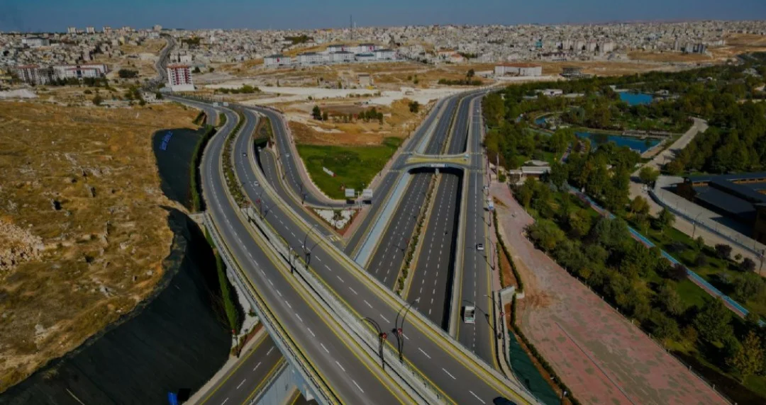 Yeşilvadi üç katlı köprülü kavşağı