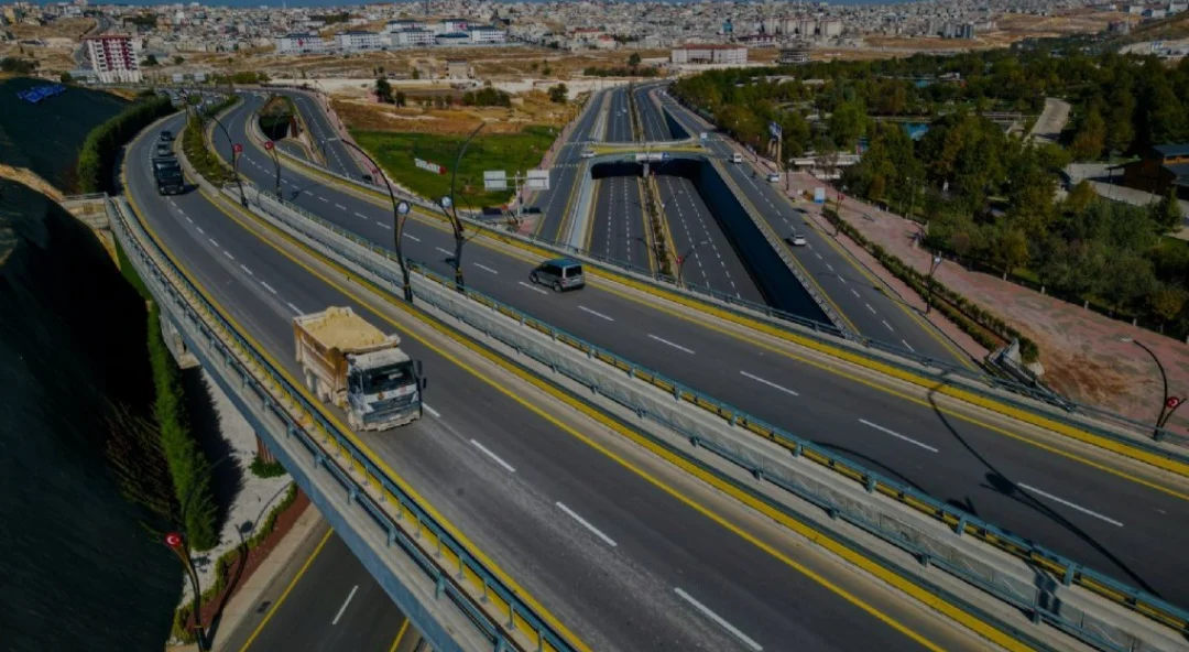 Yeşilvadi üç katlı köprülü kavşağı