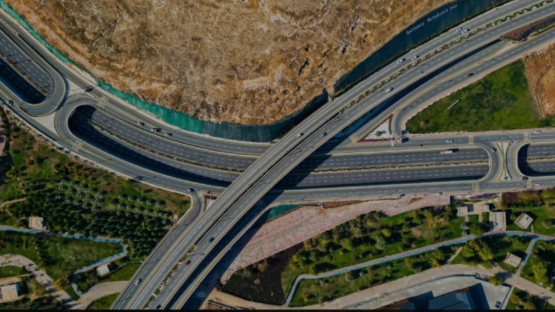 Yeşilvadi üç katlı köprülü kavşağı