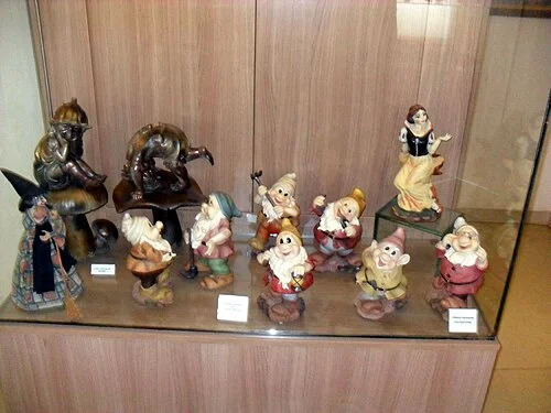 Snow_White_and_the_Seven_Dwarfs_in_İzmir_Toy_Museum