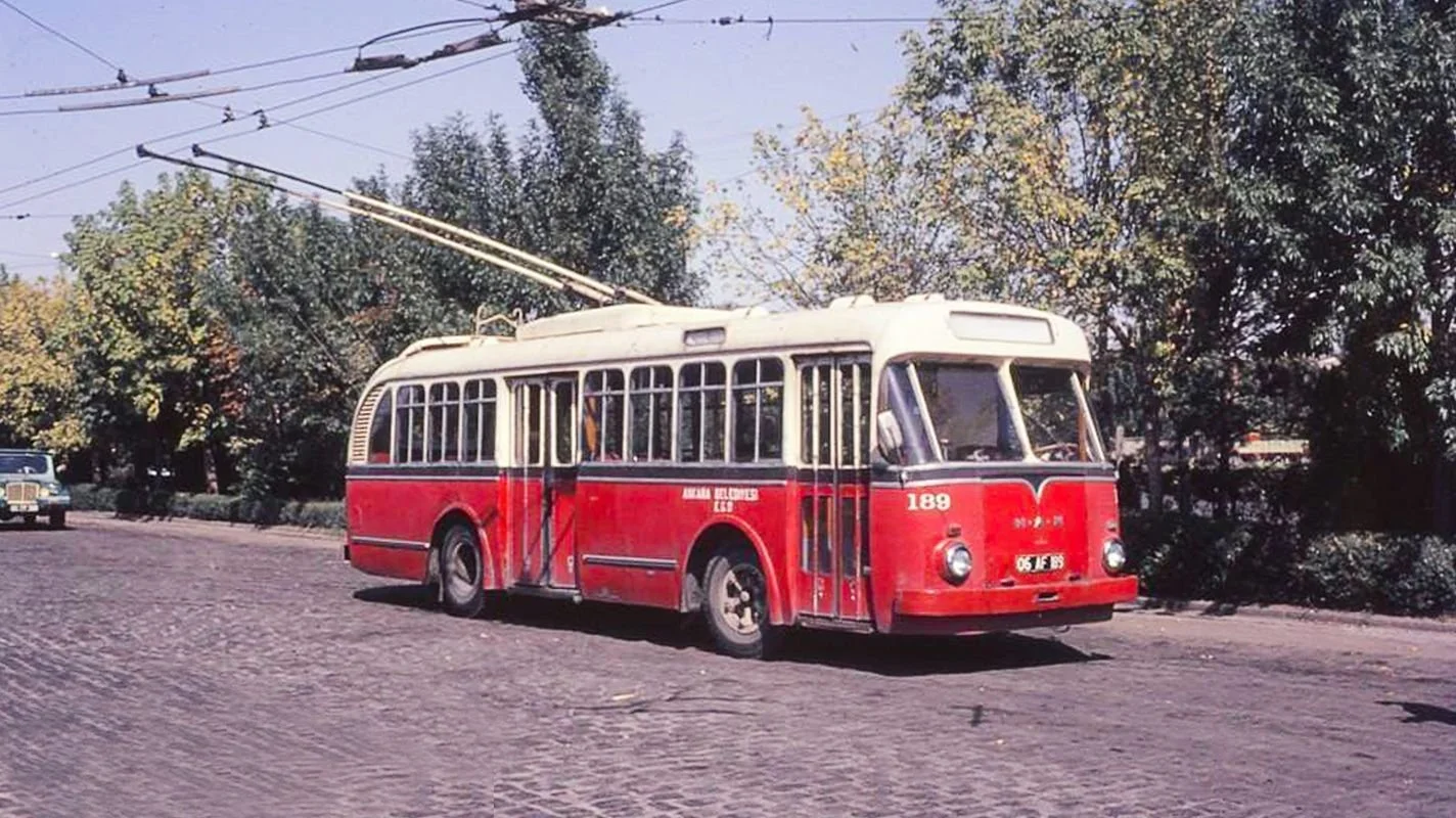 troleybus-nedir-nasil-calisir-turkiyede-ilk-troleybus-hangi-ilde-hizmete-girdi