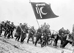 Turkish_volunteers_join_the_army_in_the_Balkan_Wars,_1912