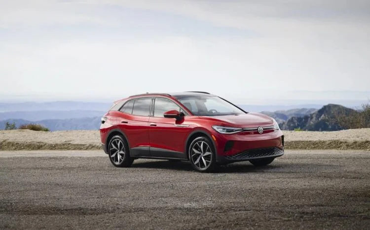 volkswagenin_ilk_elektrikli_otomobili_sonunda_turkiyede_iste_merakla_beklenen_fiyati_17320738...webp