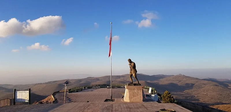 yakin-tarihimizin-essiz