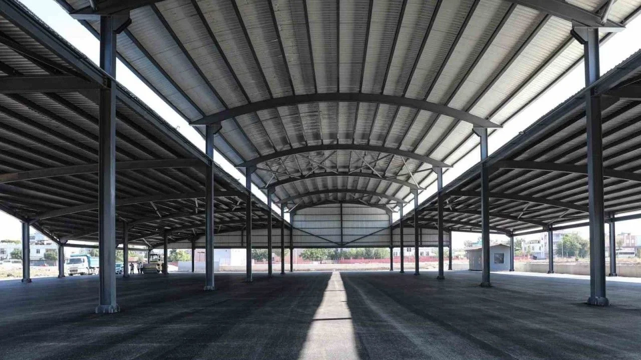 yuregir-yeni-kapali-semt-pazarina-kavusuyor